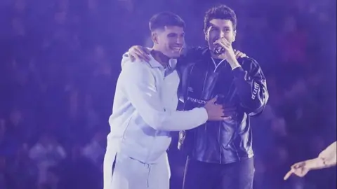 Carlos Alcaraz pasó a cantar y bailar con Sebastián Yatra en el TennisFest