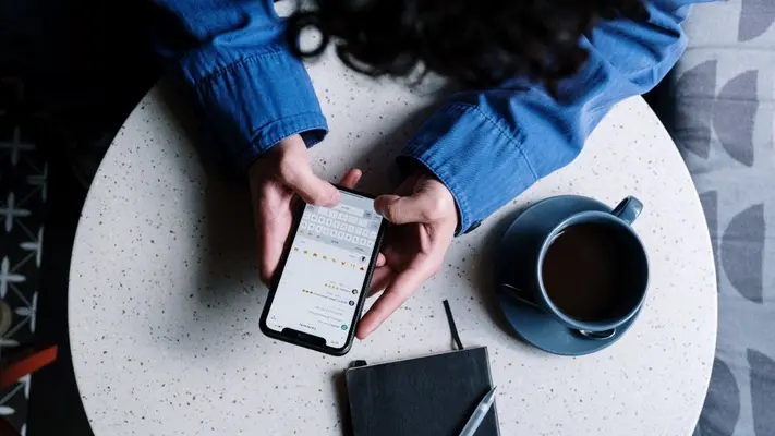 ¿Cómo chatear con Inteligencia Artificial en Whatsapp?