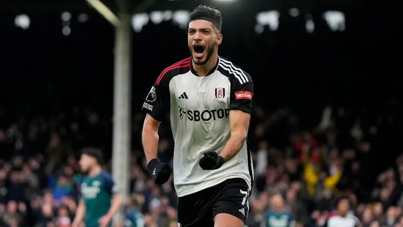 ¡Garrafal error! Raúl Jiménez falla una oportunidad de gol en la derrota del Fulham ante Chelsea