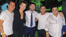 Messi, feliz con su familia, amigos y con Los Totora en la boda de su cuñada