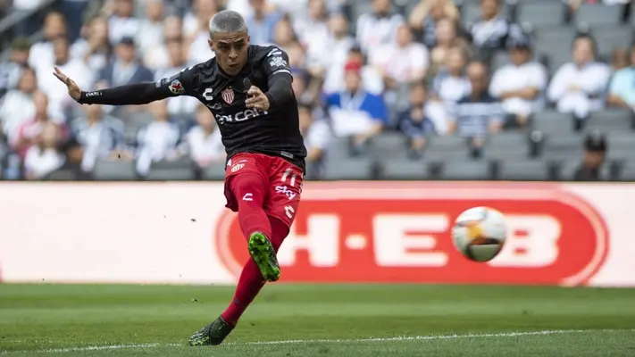 Brian Fernández, exjugador de Necaxa y Morelia, cerca de llegar al Almirante Brown de Argentina