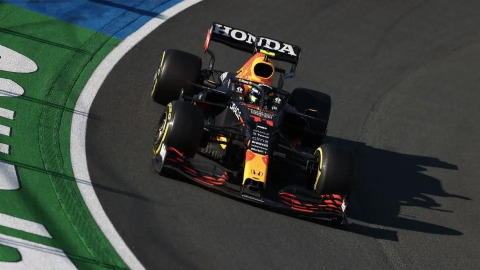Checo Pérez es el piloto de Fórmula 1 que mas adelantamientos hizo en 2023