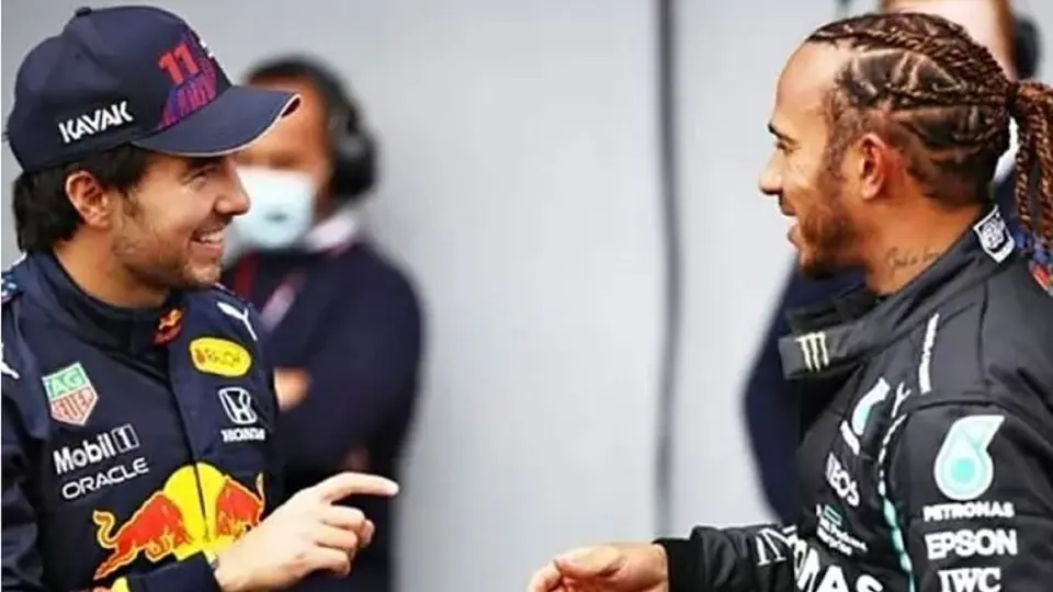 GP de Las Vegas: 'Checo' Pérez graba a Lewis Hamilton dormitando en la reunión de pilotos