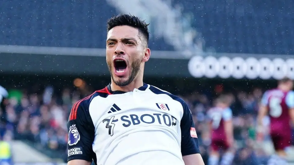 ¡Sigue la racha! Raúl Jiménez anota en la goleada de Fulham ante West Ham United