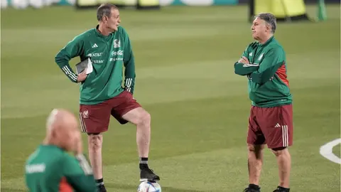 Santiago Giménez no le guarda rencor a Gerardo Martino: "Lo abrazaría y le diría gracias"