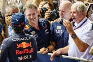 Helmut Marko ‘amenaza’ a Checo: “Lawson podría tener la oportunidad este año”