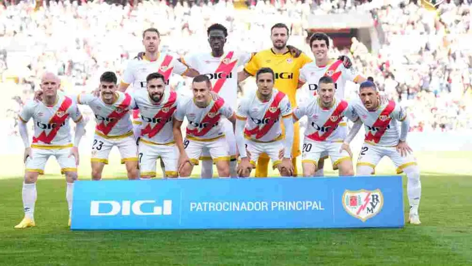 Afición de Rayo Vallecano desplegó mensaje contra violencia de género: "No más asesinadas"