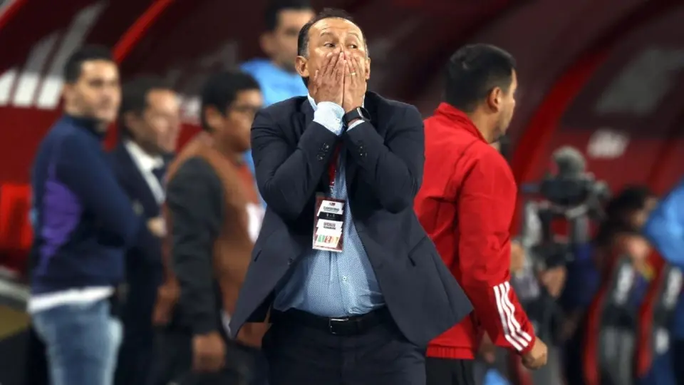 ¡Oficial! Juan Reynoso, fuera de la selección de Perú
