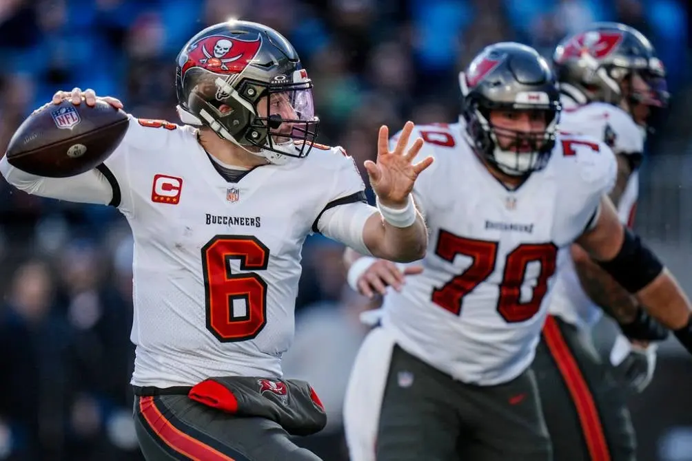 Baker Mayfield en duelo contra Carolina | AP