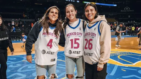 Jugadoras de América Femenil visitan a los Capitanes de la CDMX