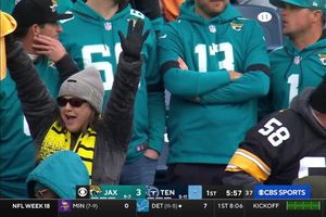 Aficionados de Steelers asistieron al Nissan Stadium para el duelo entre Jaguars y Titans