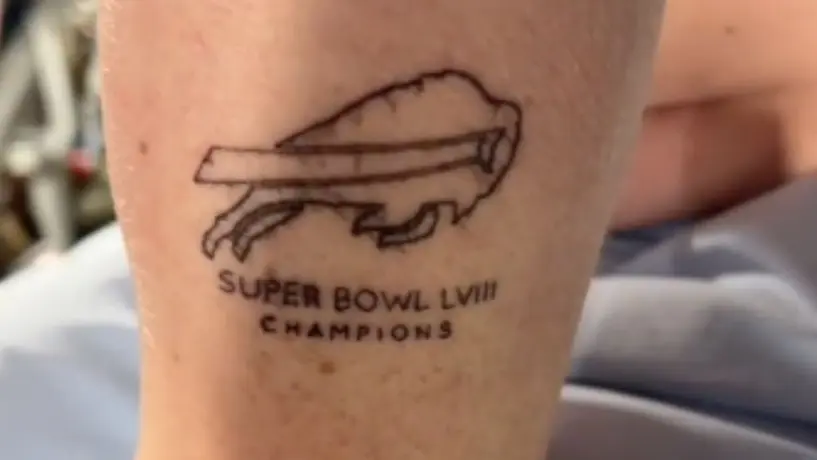 Aficionado de los Bills se tatuó el campeonato antes de la eliminación ante los Chiefs
