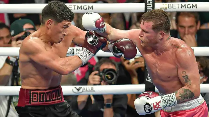 Dmitry Bivol negó haber rechazado pelea con Canelo Álvarez: 'Ni siquiera lo discutimos'