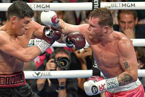 Dmitry Bivol negó haber rechazado pelea con Canelo Álvarez: 'Ni siquiera lo discutimos'