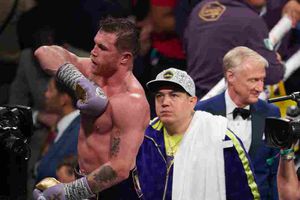 Julio César Chávez "exige" a 'Canelo' Álvarez aceptar pelea ante David Benavidez