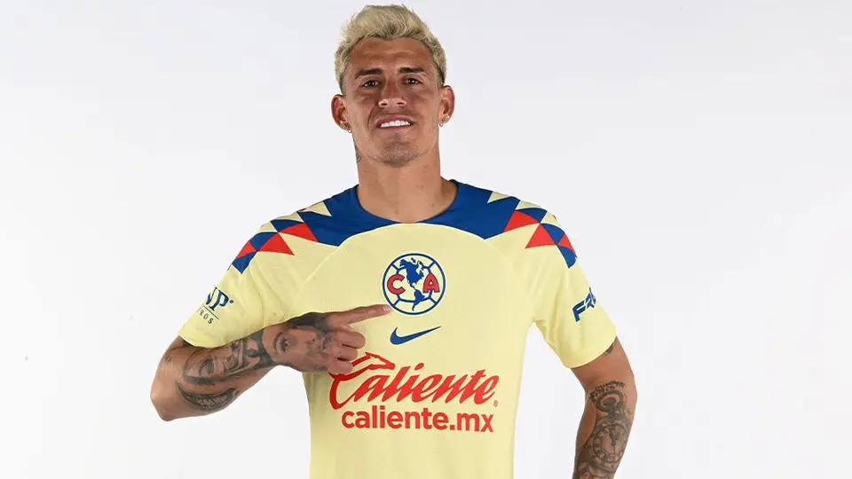 'Chicote' Calderón es abucheado por el Estadio Azteca en su debut en casa con América