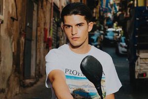 Muere Adam Jendoubi, actor italiano que estuvo nueve días en coma