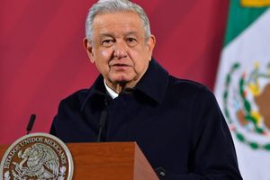 Andrés Manuel López Obrador se disculpa con la diputada Salma Luévano