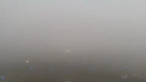 AICM en Alerta: Suspensión de Vuelos por Banco de Niebla y 'Cero Visibilidad'