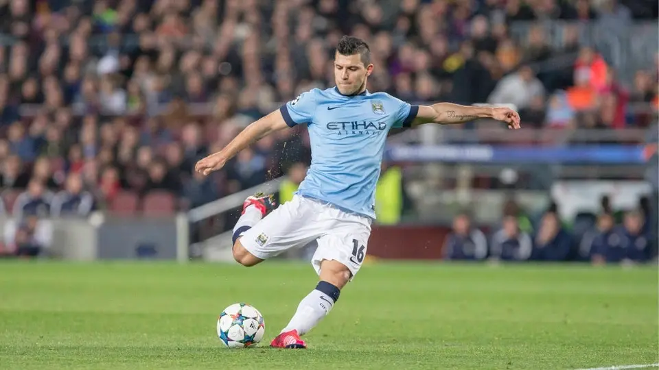 Exjugador del Manchester City revela que 'Kun' Agüero no hablaba con la prensa por "mentiroso"