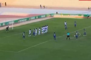 ¡Batalla real! Jugadores de Tanzania jugaron 'piedra, papel o tijera' para definir cobrador de tiro libre