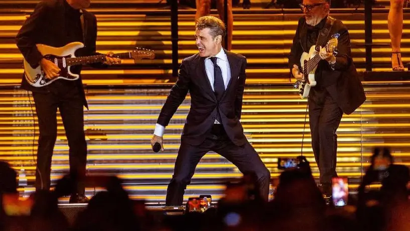 Luis Miguel despide el año con un espectacular concierto en Cancún