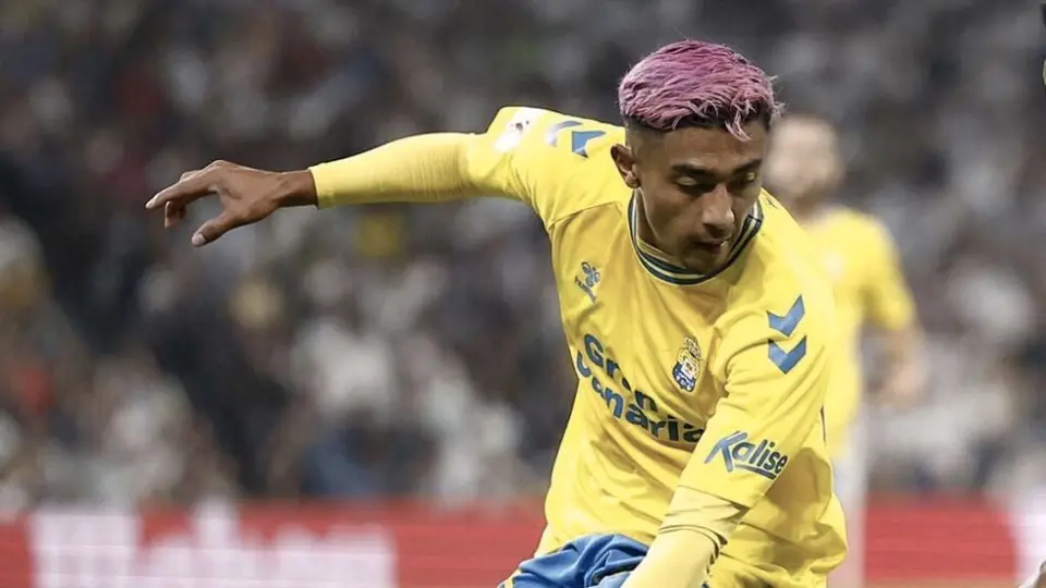 Julián Araujo está en el 11 ideal de las mejores liga de Europa
