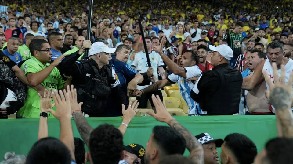 Lisandro Martínez 'explotó' en redes sociales por los incidentes previos al Brasil vs Argentina