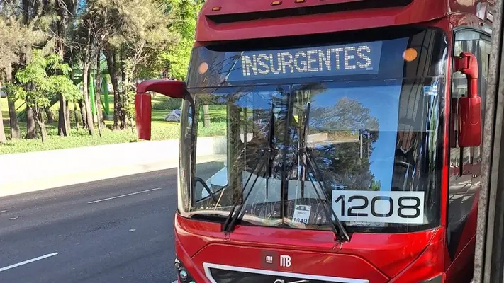 Metrobús cierra estaciones por acto de precampaña de Claudia Sheinbaum