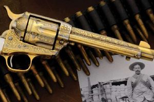 Subastarán revólver de oro que le perteneció a Pancho Villa