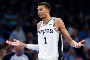 ¡De locura! Jersey del debut de Wenbanyama se subastó en 762 mil dólares