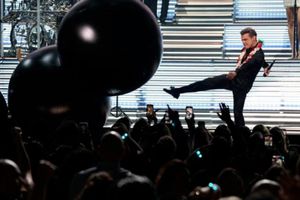 ¿CR7 en concierto del Sol? Luis Miguel 'emuló' festejo de Cristiano Ronaldo durante concierto