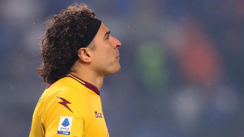 Memo Ochoa, reconocido por la Serie A por su participación con la Salernitana