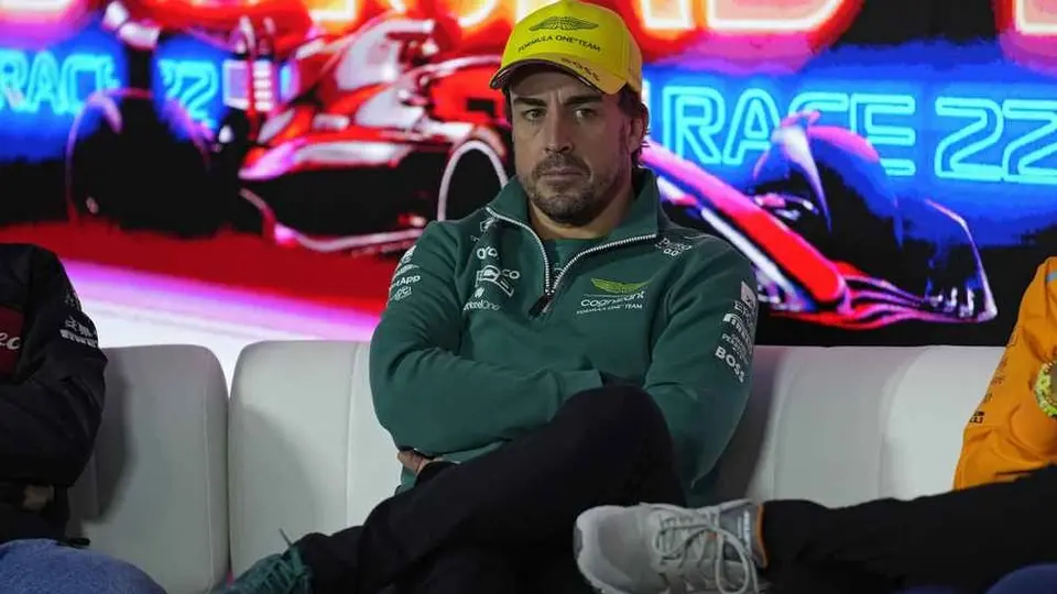 Fernando Alonso tras contacto en la primera curva: 'Pensé que se había acabado'