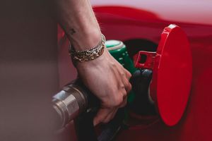 Los autos baratos que menos consumen gasolina en México