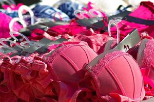 Colores en la ropa interior: Tradiciones y significados en la víspera de Año Nuevo