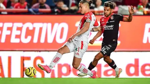 Alexis Peña fue herido por objetos que lanzó la afición de Atlas en su visita a Necaxa
