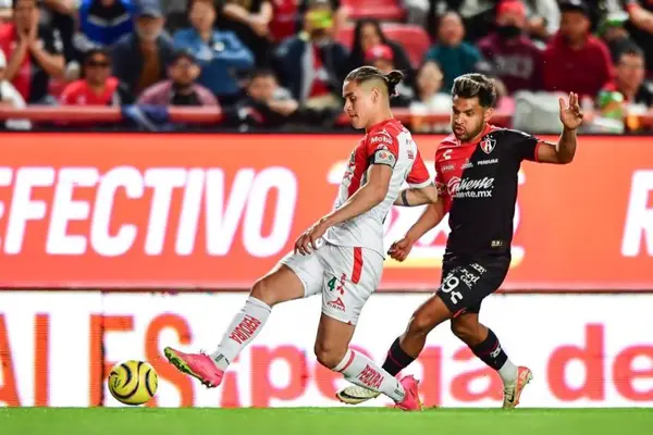 Alexis Peña fue herido por objetos que lanzó la afición de Atlas en su visita a Necaxa