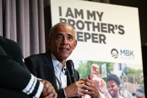 ¡Todo un fan! Peso Pluma y Karol G entre los más escuchados por Barack Obama