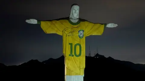 Santos homenajea a Pelé en su primer aniversario luctuoso