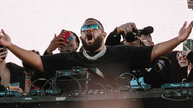 DJ denuncia robo y quema de su camioneta, luego de participar en festival de Tulum