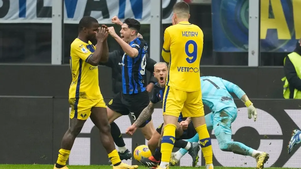 Futbolista de Hellas Verona es amenazado de muerte tras fallar un penalti