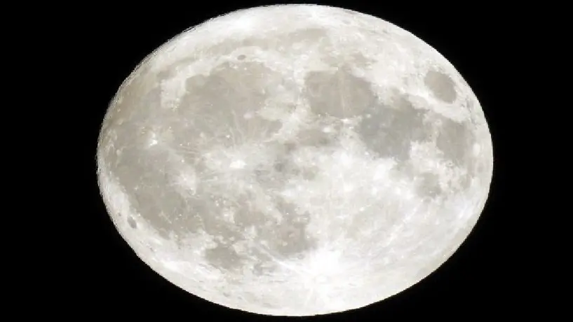 ¿Por qué la Luna Fría está dando de qué hablar antes que acabe el año?