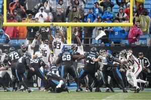 Carolina Panthers, con gran juego de su pateador, venció a los Atlanta Falcons