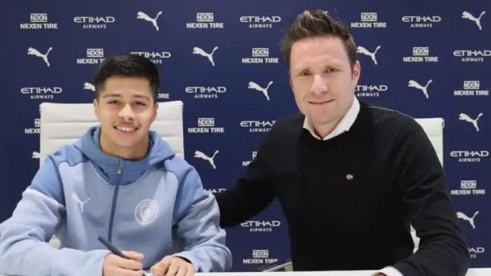Oficial: Alex Alcalá, futbolista mexicano, firma con Manchester City
