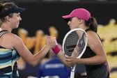 ¡Se despide la No.1! Iga Swiatek es eliminada del Australian Open por la debutante Linda Nosková