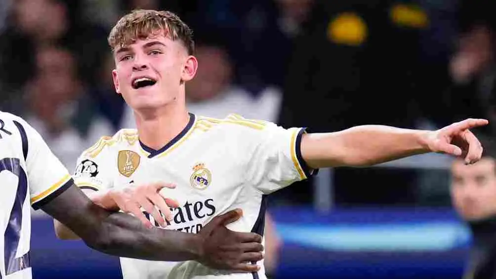 Nico Paz pasó de anotar en Champions League a Tercera División | AP
