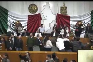 Elección de gobernador interino de Nuevo León acaba en zafarrancho