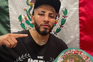 Alexandro 'Peque' Santiago defenderá su título CMB de peso gallo ante Junto Nakatani