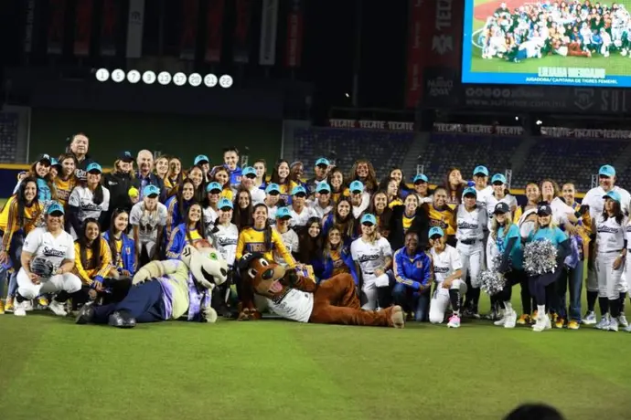 Sultanes Femenil rompió récord de asistencia en ligas profesionales de sóftbol femenil